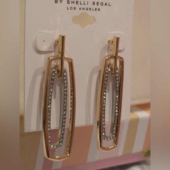 Stunning Gold Geometric Dangle Earrings by Shelli Segal - Picture 5 of 9